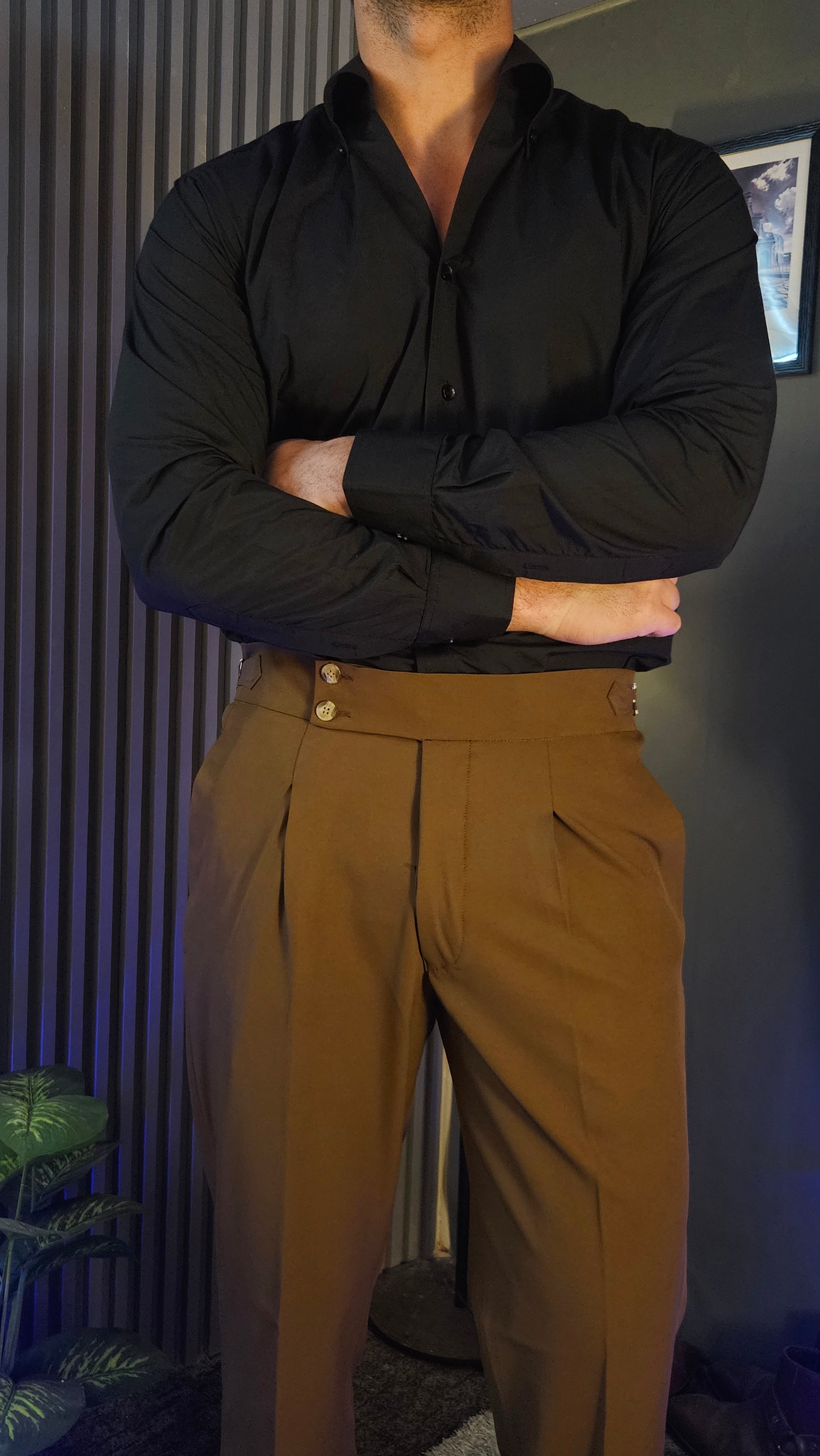 Brown Signature Button Gurkha Pants × Black Button-Down Shirt – Italian Vega™