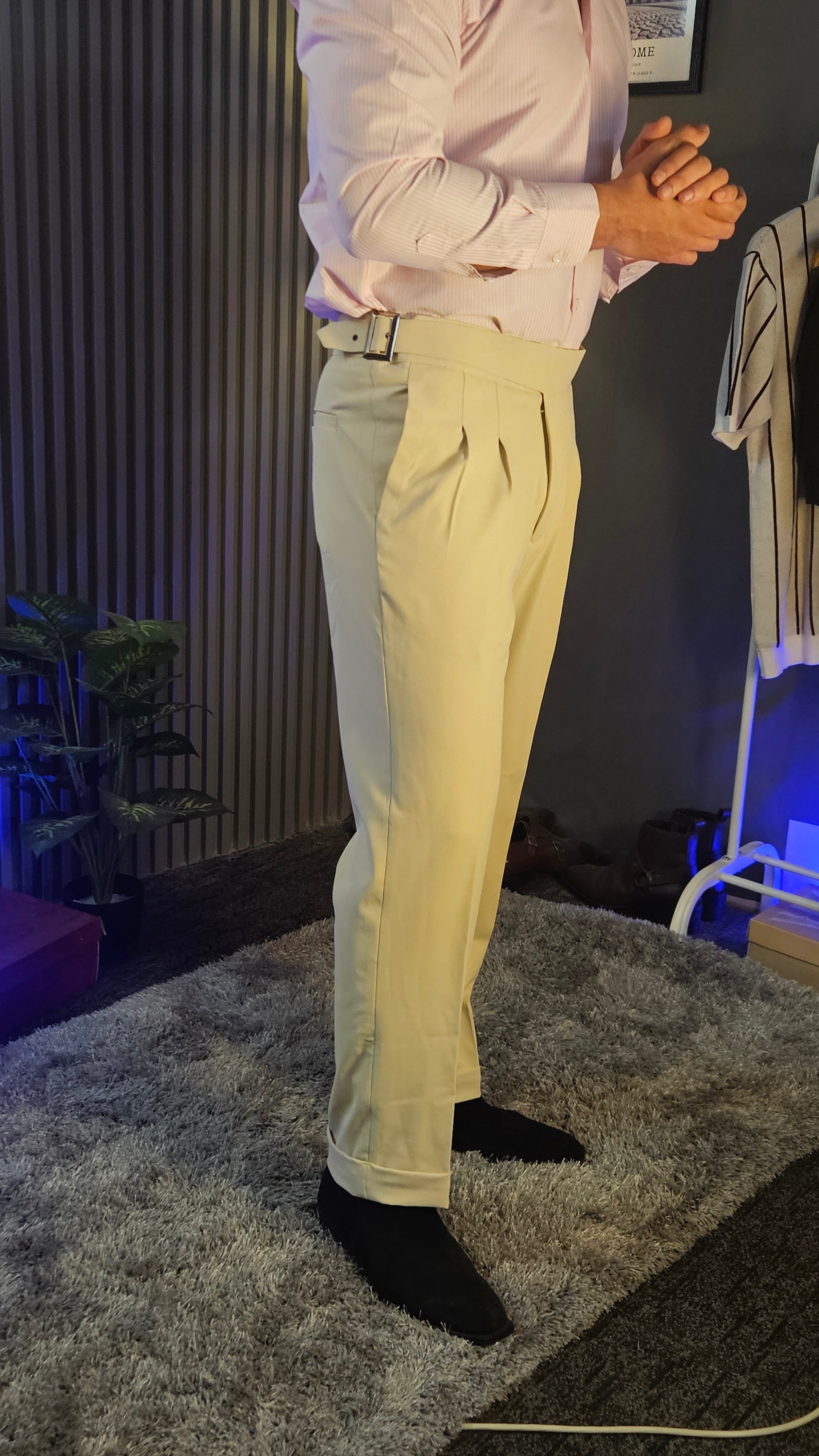Beige Classic Buckle Gurkha Pant × Crepe Stripe One Piece Collar Shirt