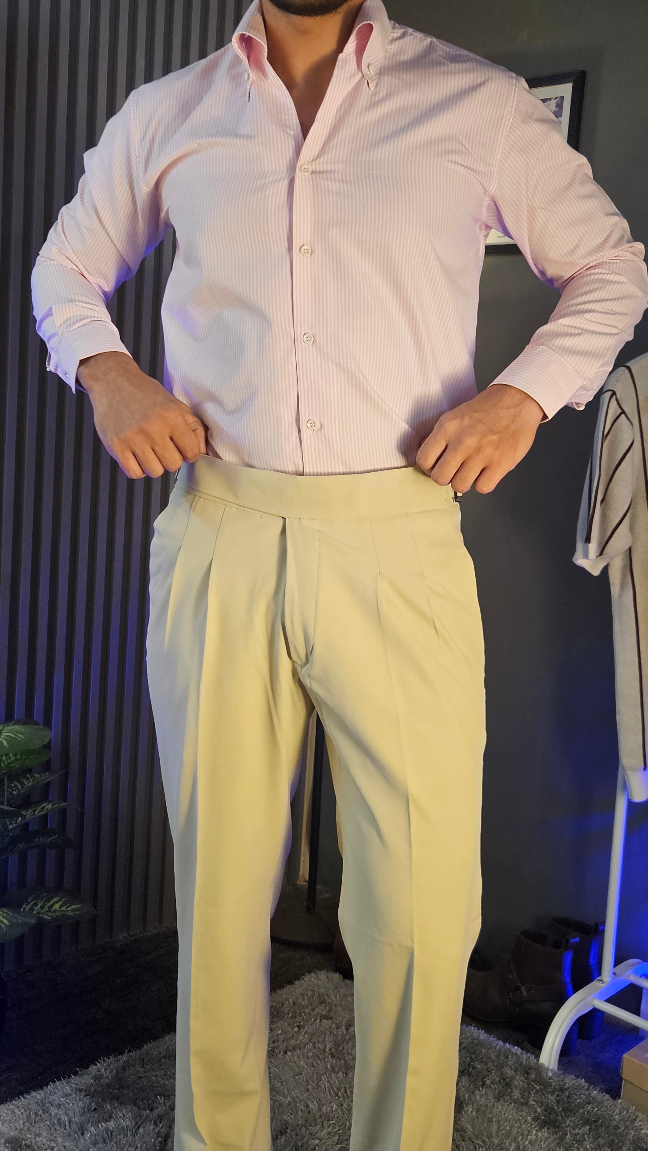 Beige Classic Buckle Gurkha Pant × Crepe Stripe One Piece Collar Shirt