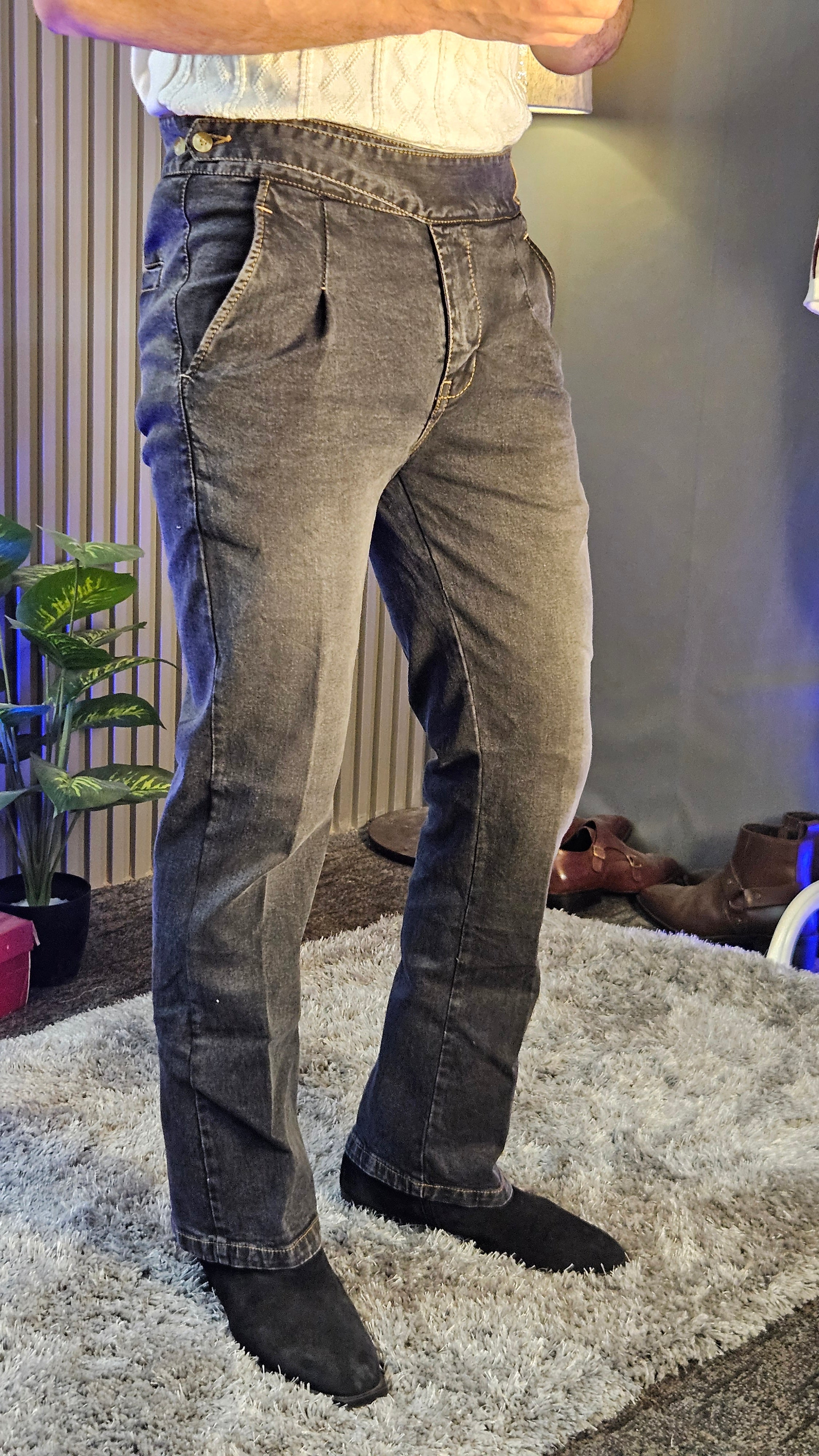 Anthracite Denim Classic Button Gurkha Pant × White Diamond Cable Half Sleeves Knit Polo